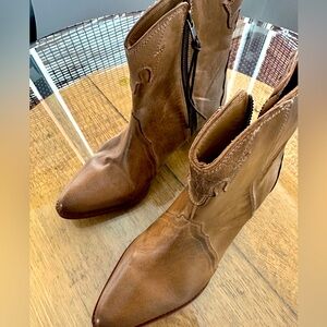 Free People New Frontier Western Boot Distressed Taupe Tan Leather 40 (9.5) NWB